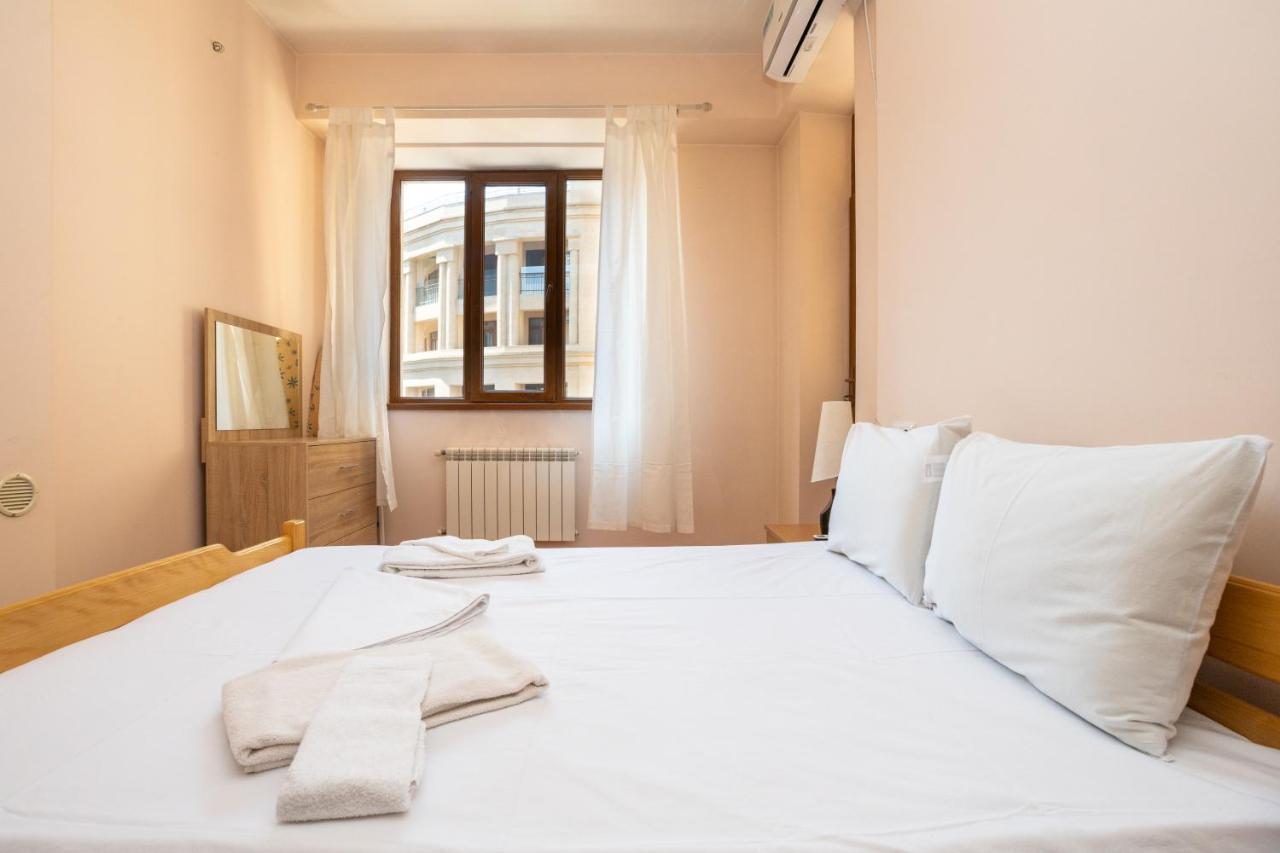 Stay Inn Apartments On Amiryan 4-6 Erivan Dış mekan fotoğraf